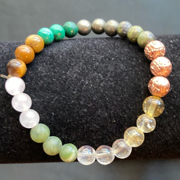 Earth Tone Colors in this Beaded Anklet. - Picture 3 of 10